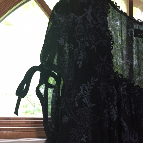 Size 18 Blue flowing top with corset feature - Picture 3 of 10